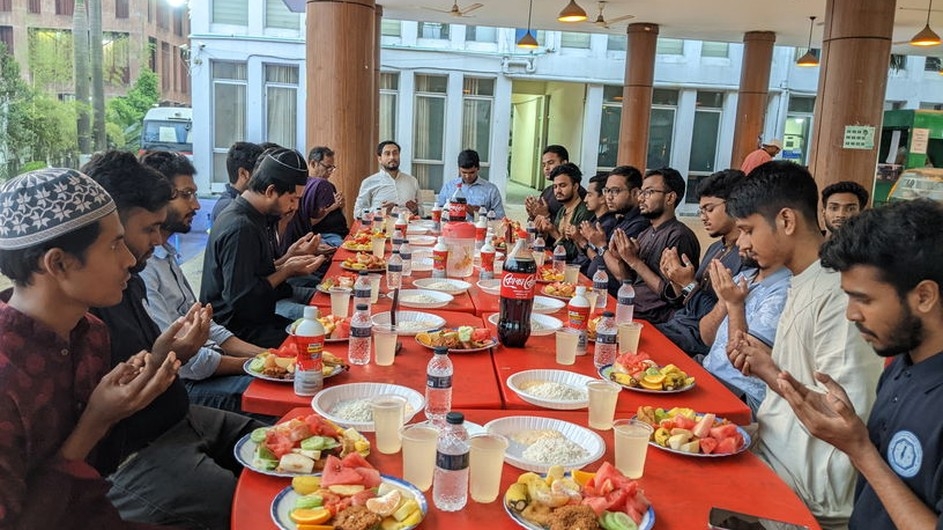 ডিআইইউ সাংবাদিক সমিতির ইফতার মাহফিল অনুষ্ঠিত