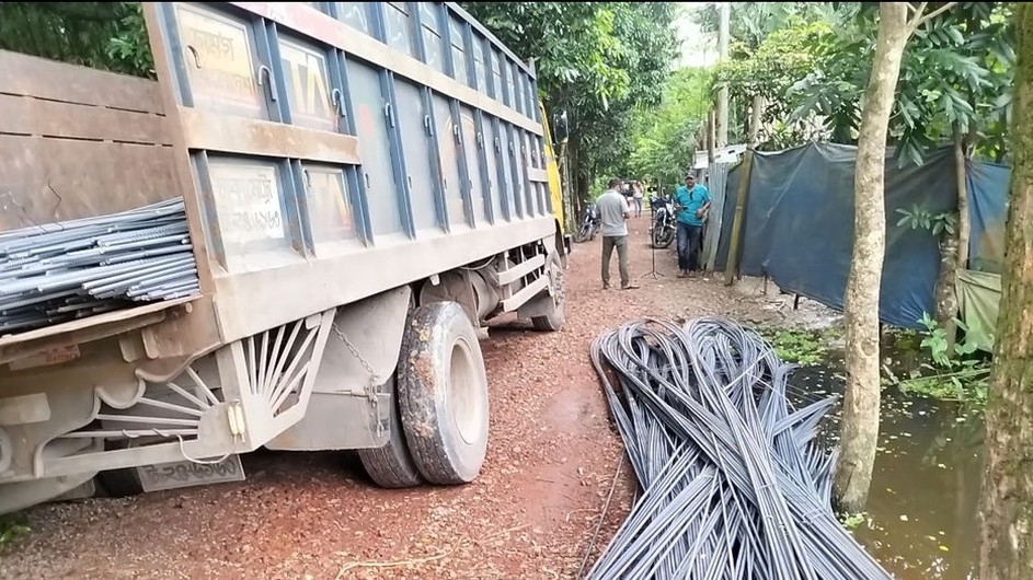 রড বোঝাই ট্রাক লুট, নোয়াখালীতে যুবদল কর্মিসহ গ্রেপ্তার-২