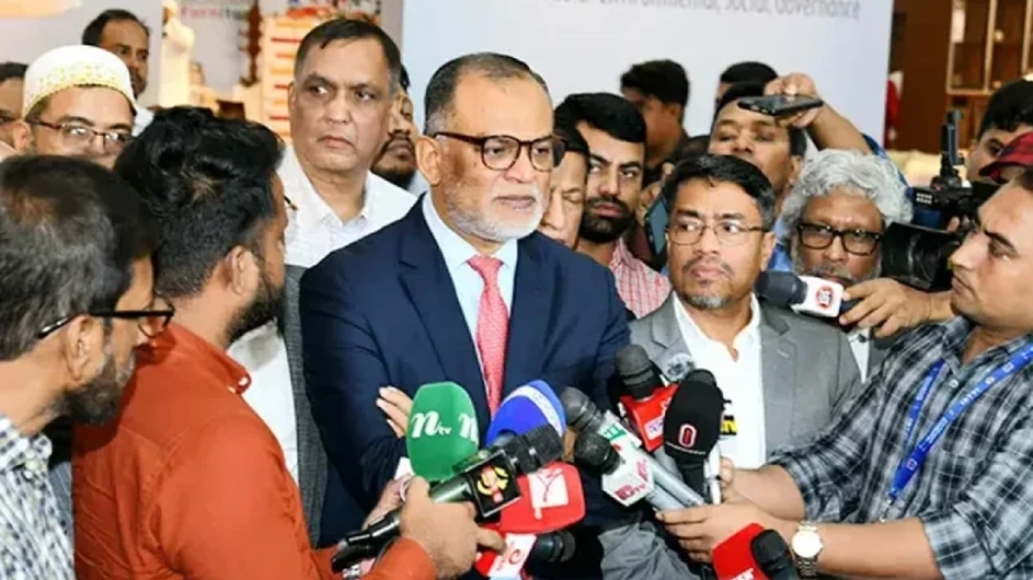 সরকার ভোজ্যতেলের দাম বাড়ায়নি: বাণিজ্য উপদেষ্টা